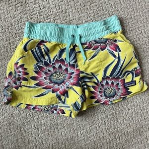 Patagonia Girl's Costa Rica Baggies Shorts Cereus Flower Spire Yellow Size M